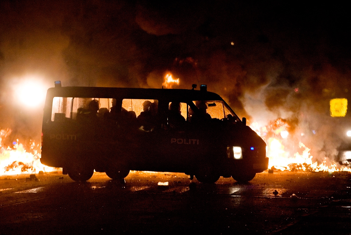 Politi, tåregas og ungdomshusdemo